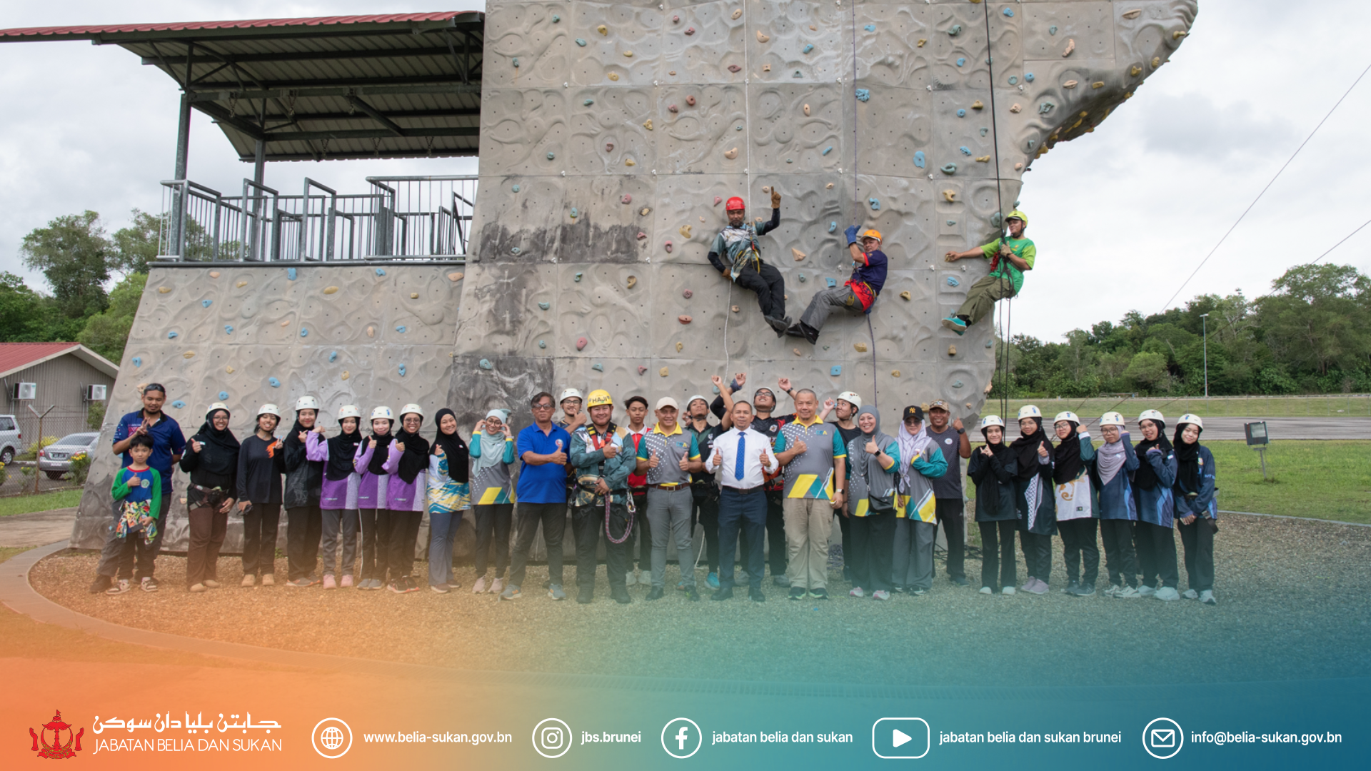 14_JBS_abseiling.png